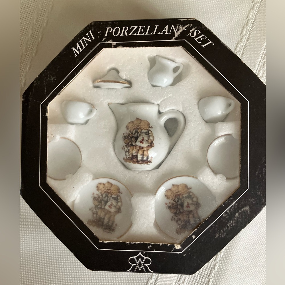 ☕️ MJ Hummel Mini Porcelain Dollhouse Tea Set vintage NIP Reuter miniature 9 pcs